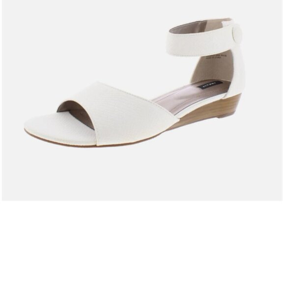 Array Havana White Snake Print Ankle Strap Low Wedge Sandals Sz 9 - Picture 1 of 10